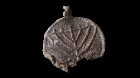 Zoomed in photograph of the rare medallion.